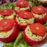 Фаршированные помидоры кукурузой, яйцом и зеленым луком