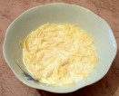 смешиваем сыр со сливками