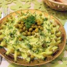 Вкусный салат из редьки, огурца и зеленого горошка