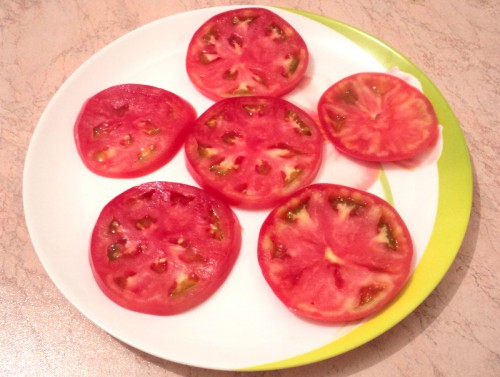 выкладываем помидоры