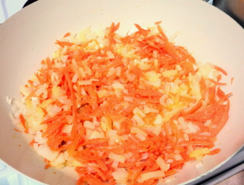 Морковь трем на крупной терке